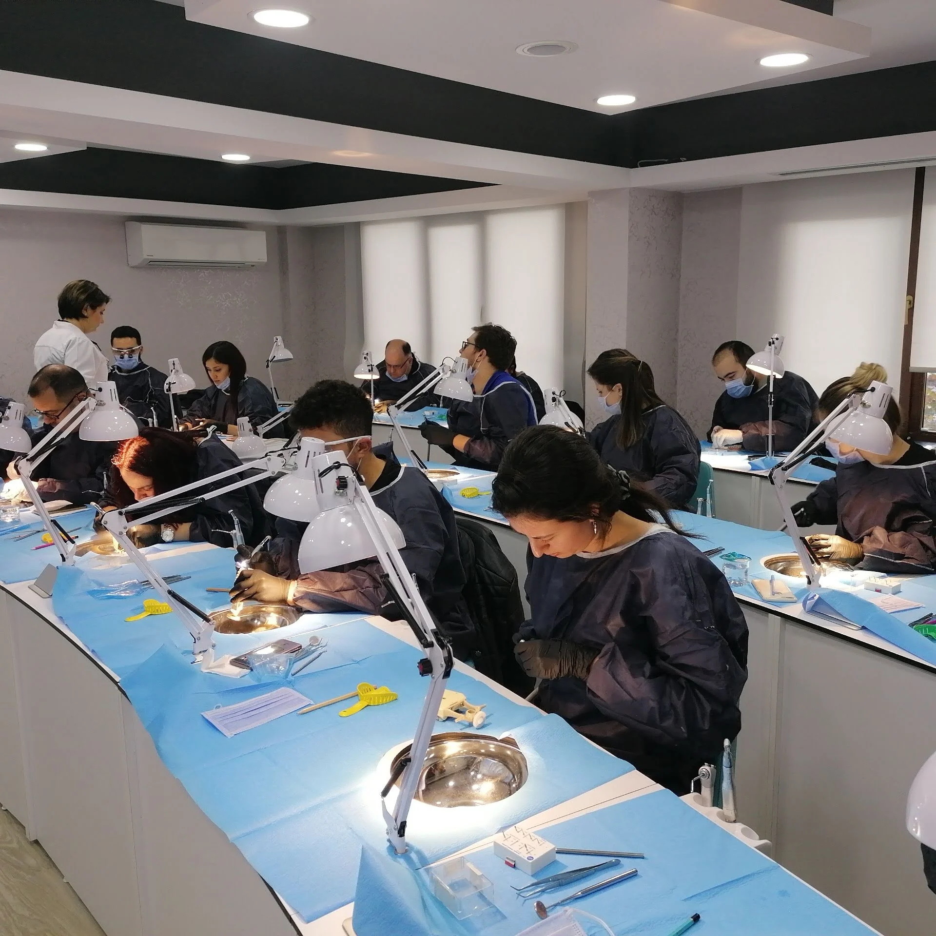 HANDS-ON TRAINING ROOM